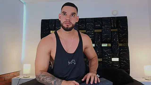 Snapshot of chris_blake__ chatting on March 16, 9:47 pm chris blake   online show from March 16, 9:47 pm