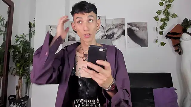 Giotrashy online show from October 11, 8:13 pm