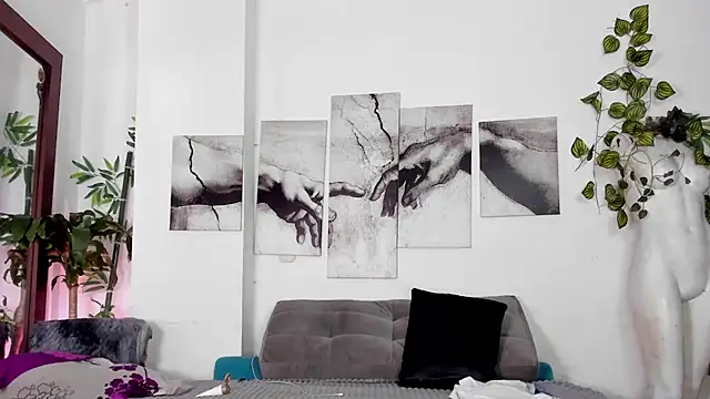 Giotrashy online show from April 10, 6:26 pm