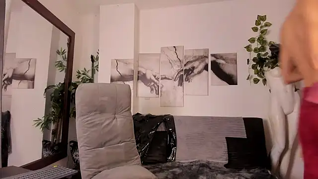 Giotrashy online show from September 16, 7:58 pm