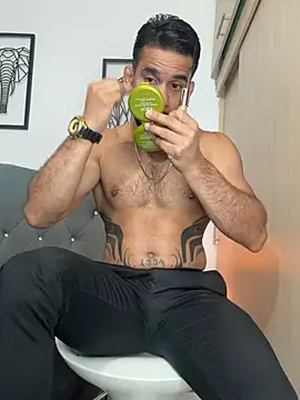 Maximiliano ford online show from January 15, 10:52 am