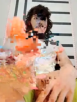 bwcizThrobbing online show from April 9, 10:38 pm