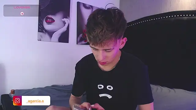 LiamWildx20 online show from April 11, 7:45 am