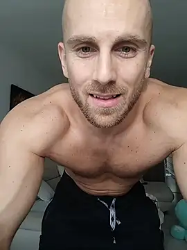 Snapshot of trainwithme chatting on October 27, 9:33 am trainwithme online show from October 27, 9:33 am