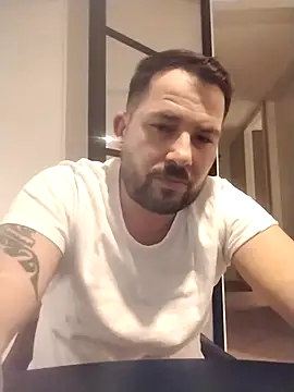 iunutmi online show from November 18, 6:33 pm