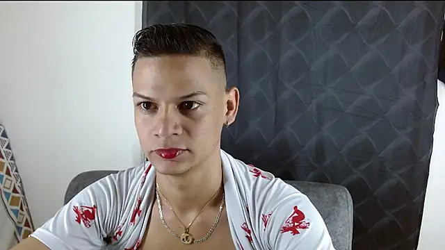 Snapshot of axce1_boy24 chatting on October 2, 1:15 pm axce1 boy24 online show from October 2, 1:15 pm