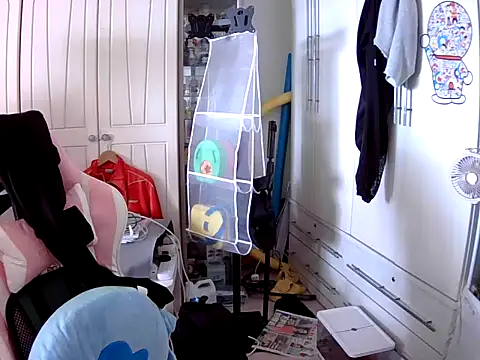 Snapshot of sky69fatfat chatting on October 25, 2:24 am sky69fatfat online show from October 25, 2:24 am