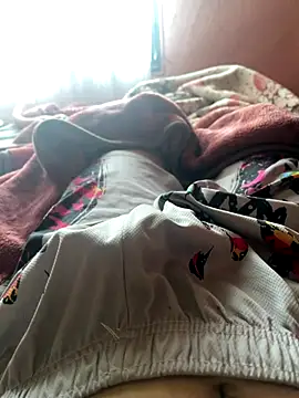 Snapshot of UncoolCaesium chatting on October 20, 1:04 pm UncoolCaesium online show from October 20, 1:04 pm