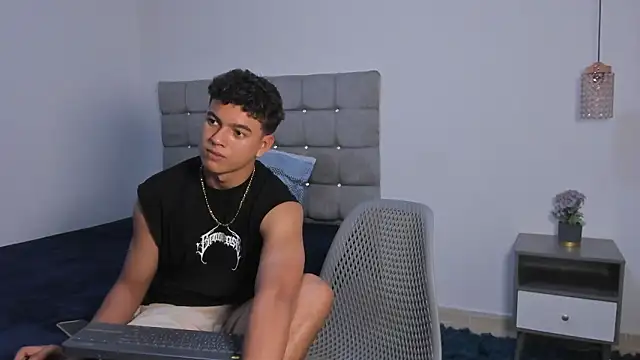 Santy Stump online show from February 19, 11:45 pm