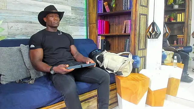 MarcusBlack  online show from February 18, 1:09 pm