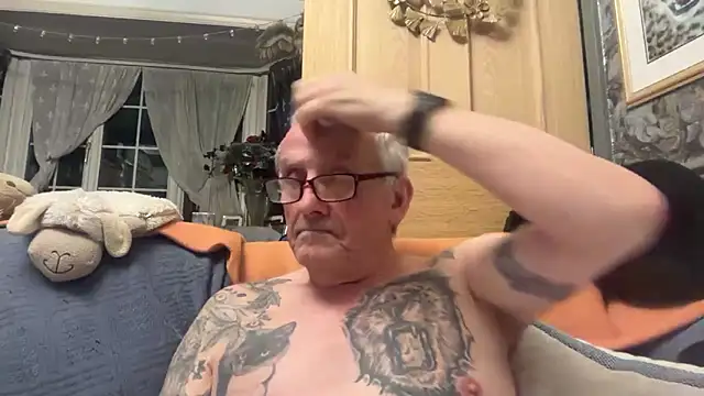 poggles online show from March 19, 9:51 pm