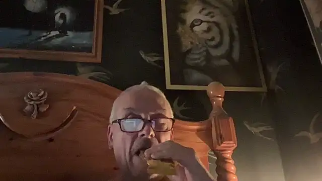 poggles online show from December 2, 8:01 pm