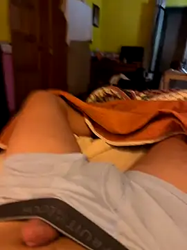 Snapshot of Tt10777 chatting on September 15, 2:58 am Tt10777 online show from September 15, 2:58 am