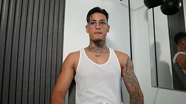 Snapshot of AxelVilla_ chatting on September 26, 8:06 pm AxelVilla  online show from September 26, 8:06 pm