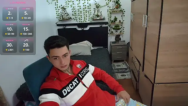 santii ss online show from April 24, 11:51 pm