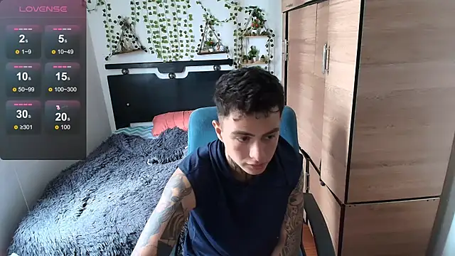 santii ss online show from April 19, 5:01 pm