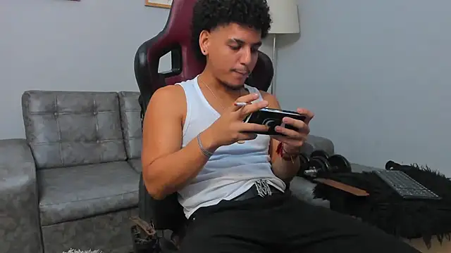 Xfire boy69 online show from January 8, 4:12 pm