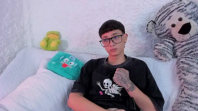 Snapshot of thiago_kinghot chatting on September 29, 6:01 am thiago kinghot online show from September 29, 6:01 am