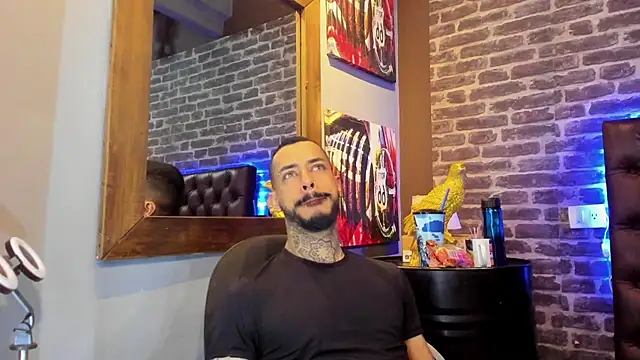 VinzenzRizzo online show from February 4, 4:18 am