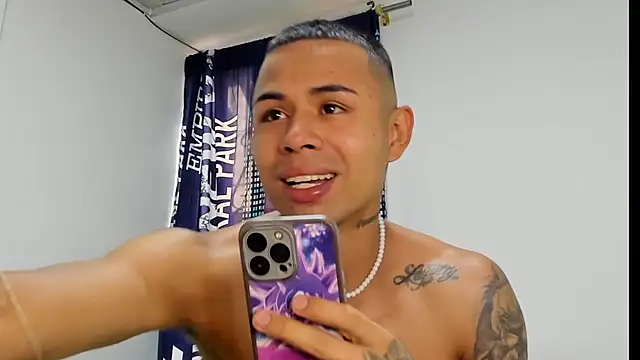  Logan Colton  online show from September 24, 9:02 pm