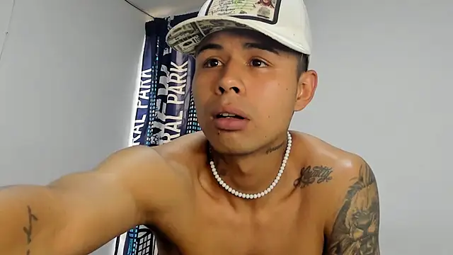  Logan Colton  online show from October 14, 7:54 pm