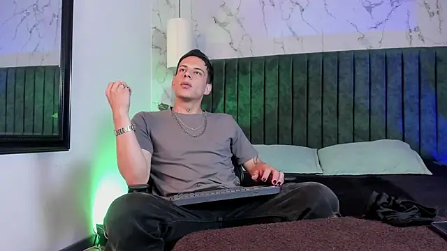 Dustin Sonne online show from July 18, 3:46 am