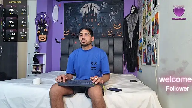 ashtoncooperr online show from October 27, 7:05 pm