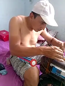 miroqui143 online show from October 19, 5:49 pm