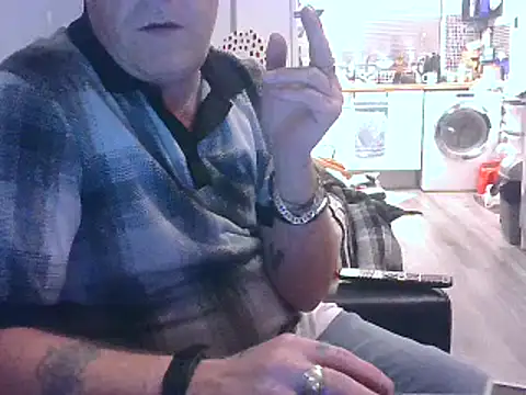 Snapshot of hefin18 chatting on January 30, 9:58 pm hefin18 online show from January 30, 9:58 pm