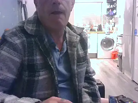 Snapshot of hefin18 chatting on January 26, 10:57 pm hefin18 online show from January 26, 10:57 pm