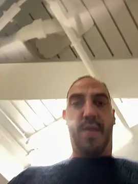 Snapshot of goncas23 chatting on October 9, 3:22 am goncas23 online show from October 9, 3:22 am