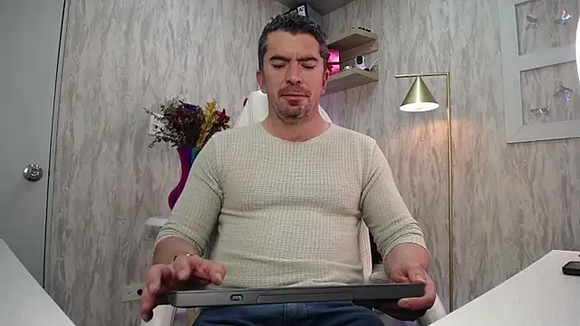 JuanKFit 45 online show from February 25, 3:40 am