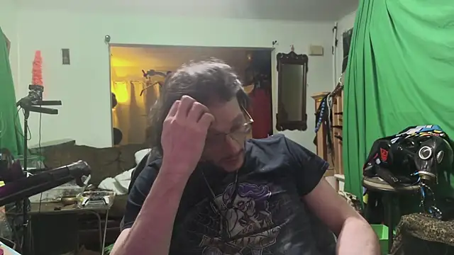 MasterDaddyCool online show from March 2, 9:05 am