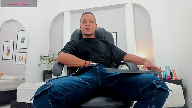 Ricky Owens1 online show from December 13, 7:53 pm