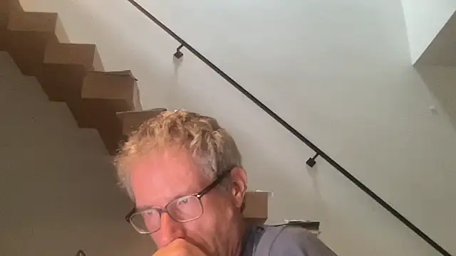 Snapshot of choupipat1 chatting on September 18, 6:37 am choupipat1 online show from September 18, 6:37 am