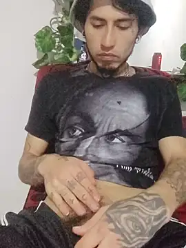 Tattoboy19cm online show from December 5, 6:20 am