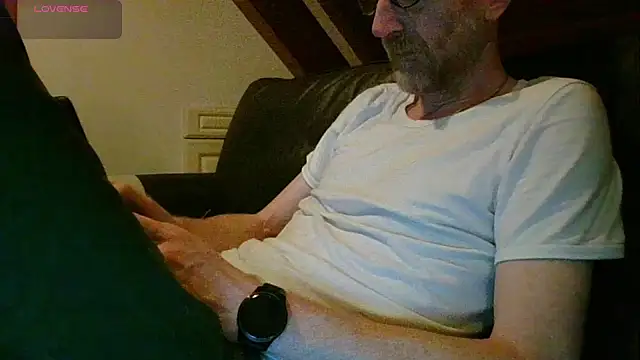 Snapshot of Vrenico-SC chatting on November 1, 4:55 pm Vrenico-SC online show from November 1, 4:55 pm