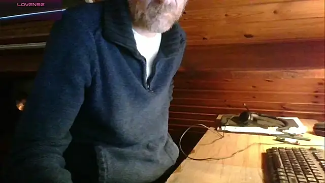 Snapshot of Vrenico-SC chatting on October 24, 4:20 pm Vrenico-SC online show from October 24, 4:20 pm