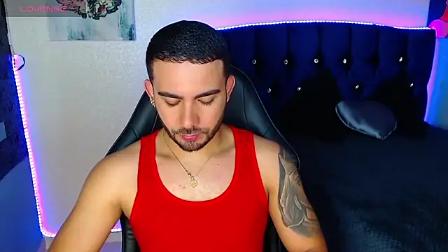 adamhairy online show from April 8, 7:11 pm