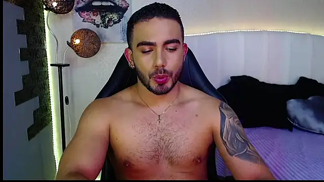 adamhairy online show from June 1, 7:47 pm