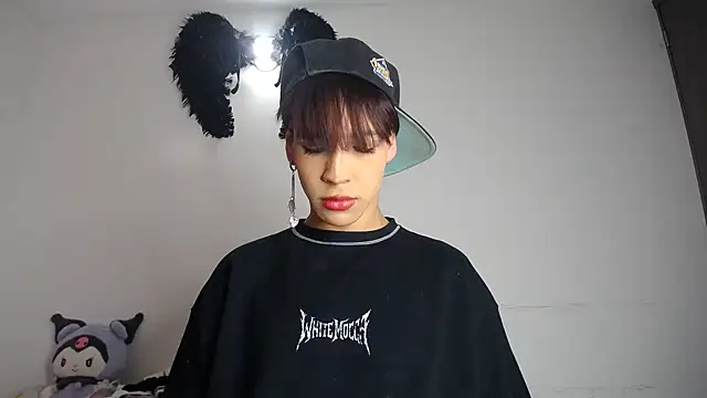 lucky stricke online show from October 28, 4:26 am