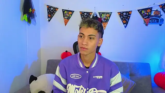 yulian vasquez online show from October 30, 12:50 pm