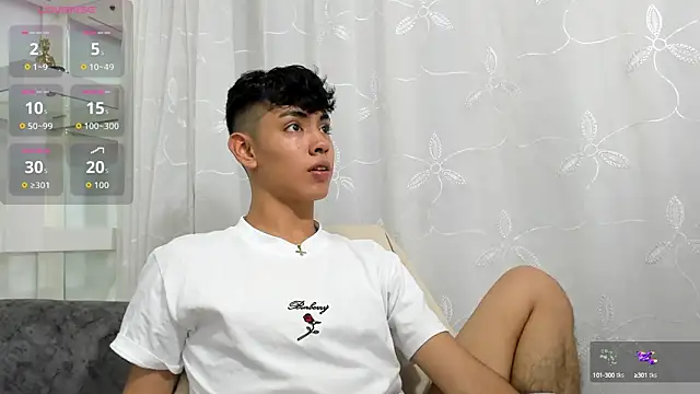 LoganTwink18 online show from September 12, 1:05 am