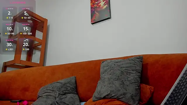 LoganTwink18 online show from October 27, 12:51 pm