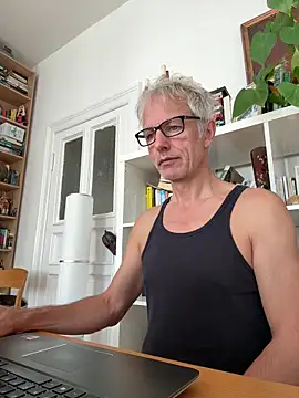 SexyLeon8 online show from September 15, 9:21 am