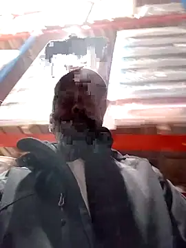 frenchblackc31 online show from December 15, 9:06 am