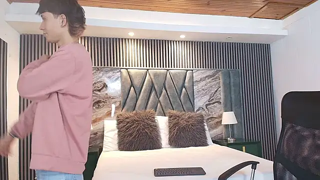 Michael blue online show from February 21, 7:59 pm