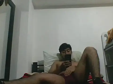 Snapshot of millan_32 chatting on October 25, 5:53 am millan 32 online show from October 25, 5:53 am