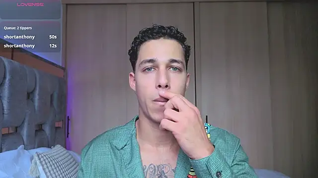 orionblaze69  online show from November 20, 9:02 pm