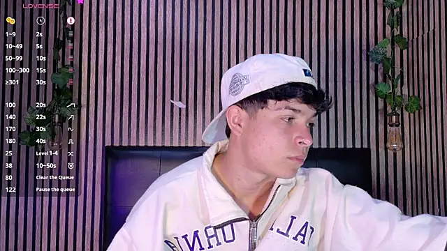 Snapshot of Felipe_boy1 chatting on September 24, 3:28 am Felipe boy1 online show from September 24, 3:28 am